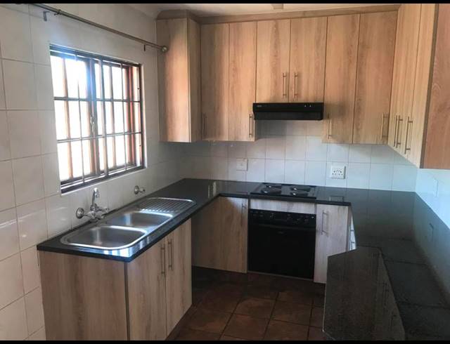 2 BEDROOM PROPERTY TO RENT IN GARSFONTEIN
